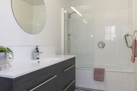 Photo of property in 26 Aubrey Crescent, Rainbow Point, Taupo, 3330