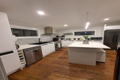 Photo of property in 42 Collins Street, Hawera, 4610