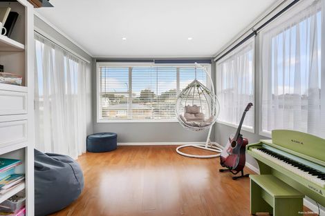 Photo of property in 11 Owens Road, Waiuku, 2123