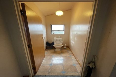 Photo of property in 50 Eugenia Rise, Totara Heights, Auckland, 2105