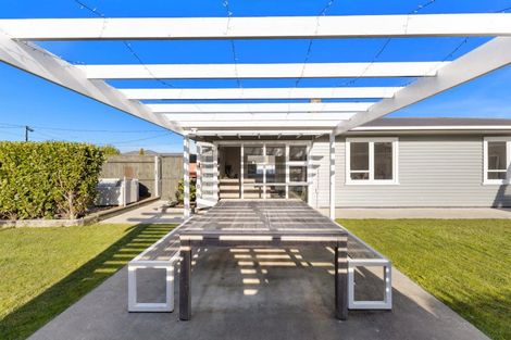 Photo of property in 1 Battersea Place, Roslyn, Palmerston North, 4414