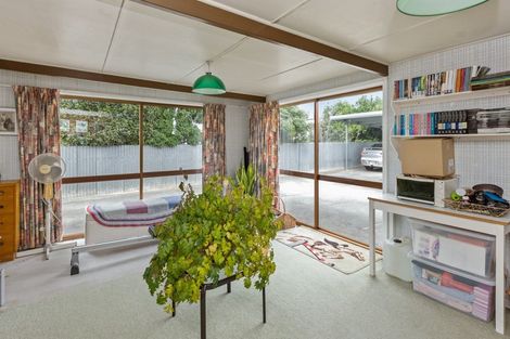 Photo of property in 610 Ballantyne Street, Frimley, Hastings, 4120