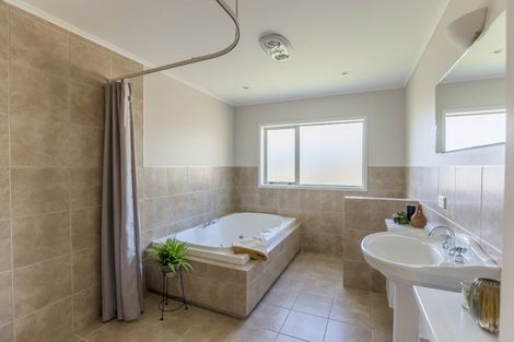 Photo of property in 9 Santa Teresa Court, Paraparaumu Beach, Paraparaumu, 5032