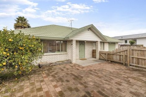 Photo of property in 128a Gloucester Road, Manurewa, Auckland, 2102