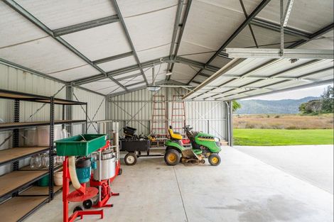 Photo of property in 141 Everitt Crescent, Whangamata, 3620