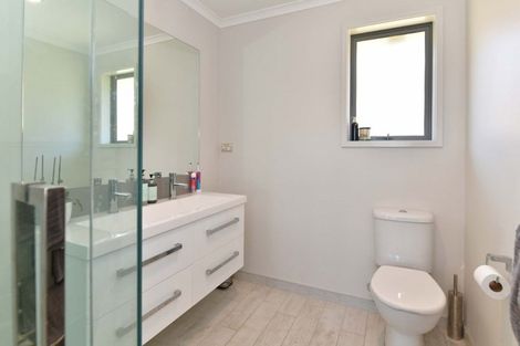 Photo of property in 641 Peak Road, Helensville, 0875