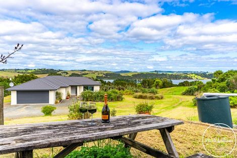 Photo of property in 297 Heatley Road, Whakapirau, Maungaturoto, 0583