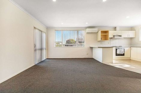 Photo of property in 6 Magnolia Drive, Waiuku, 2123