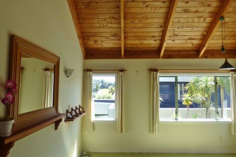 Photo of property in 1282 Whangaparaoa Road, Army Bay, Whangaparaoa, 0930