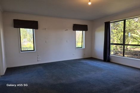 Photo of property in 469 Waitakere Road, Taupaki, Henderson, 0782