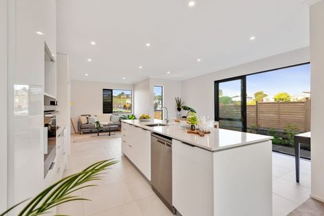 Photo of property in 28 Owen Chapman Drive, Red Beach, 0932