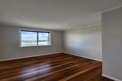 Photo of property in 31 Simons Street, Moturoa, New Plymouth, 4310