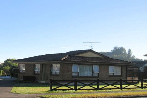 Photo of property in 2/46 Clevedon Road, Papakura, 2110