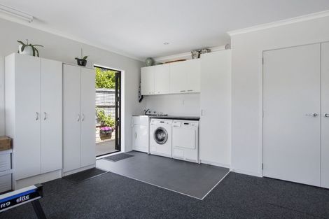 Photo of property in 10 Tranquil Grove, Omokoroa, 3114
