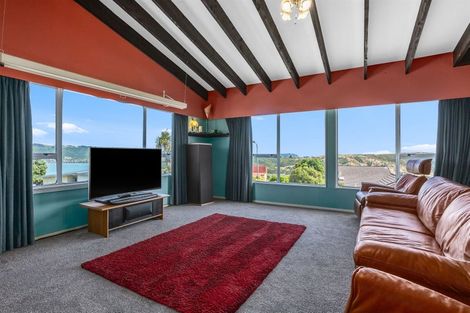 Photo of property in 4 Ettrick Grove, Papakowhai, Porirua, 5024