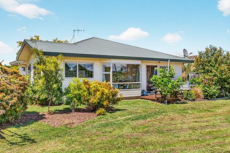 Photo of property in 2/35 Fairview Terrace, Waipahihi, Taupo, 3330