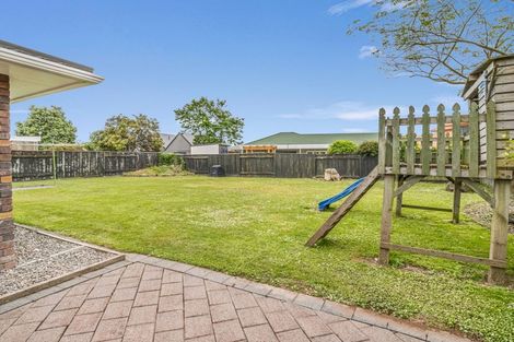 Photo of property in 16 Rosebank Avenue, Kelvin Grove, Palmerston North, 4414