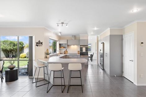 Photo of property in 21 Madison Street, Cambridge, 3434