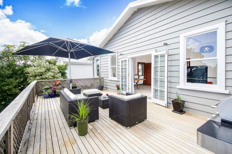 Photo of property in 87 Golf Road, New Lynn, Auckland, 0600