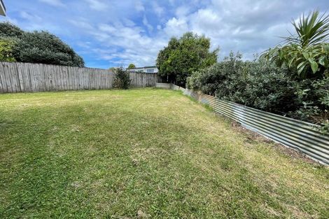 Photo of property in 2/33 Reid Road, New Lynn, Auckland, 0600