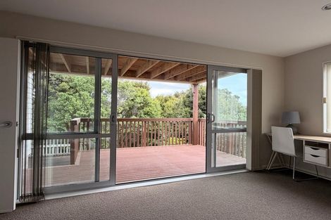 Photo of property in 70 Laurel Oak Drive, Schnapper Rock, Auckland, 0632