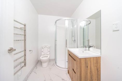 Photo of property in 5/4 Bittern Place, Henderson, Auckland, 0610