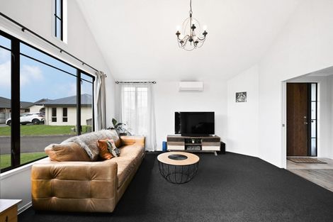 Photo of property in 6 Acton Vale, Rototuna North, Hamilton, 3210