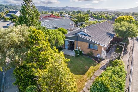 Photo of property in 21f1- Roband Crescent, Brown Owl, Upper Hutt, 5018