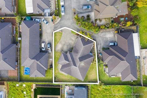 Photo of property in 16 Mcwhirters Farm Lane, Massey, Auckland, 0614