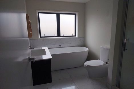 Photo of property in 8 Opouatu Avenue, Glenbrook, 2681