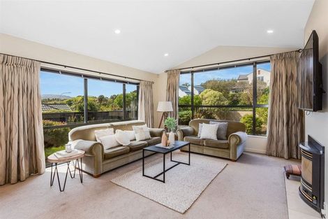 Photo of property in 28 Navigation Drive, Whitby, Porirua, 5024