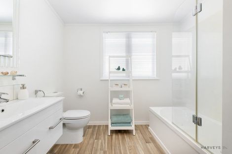 Photo of property in 20 Norman Road, Titirangi, Auckland, 0604