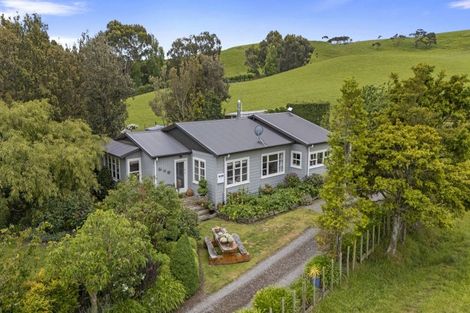 Photo of property in 80 Lethbridge Road, Feilding, 4779