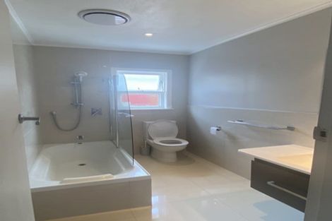 Photo of property in 5 Hallberry Road, Mangere East, Auckland, 2024