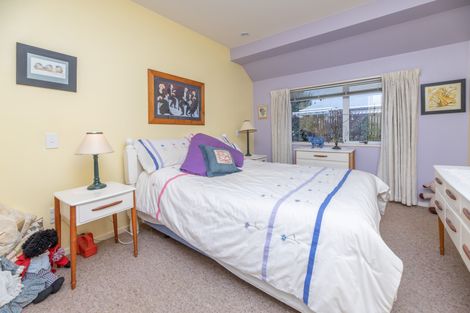 Photo of property in 2 Pentavon Lane, Avonhead, Christchurch, 8042