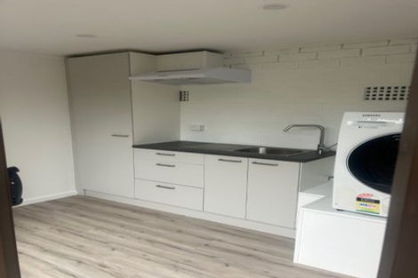 Photo of property in 33 Sunnyview Avenue, Shelly Park, Auckland, 2014