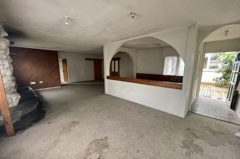 Photo of property in 2 Donovan Avenue, Massey, Auckland, 0614