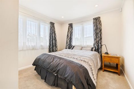 Photo of property in 3 Rewarewa Road, Te Atatu Peninsula, Auckland, 0610