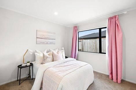 Photo of property in 33 Sirius Crescent, Rototuna North, Hamilton, 3210