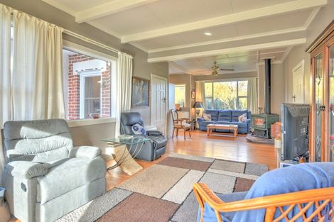 Photo of property in 93 Seaward Road, Edendale, 9825