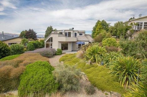 Photo of property in 61 Kennedy Crescent, Wanaka, 9305