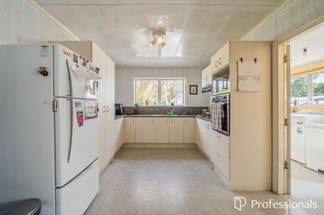 Photo of property in 33 Wellington Road, Wainuiomata, Lower Hutt, 5014