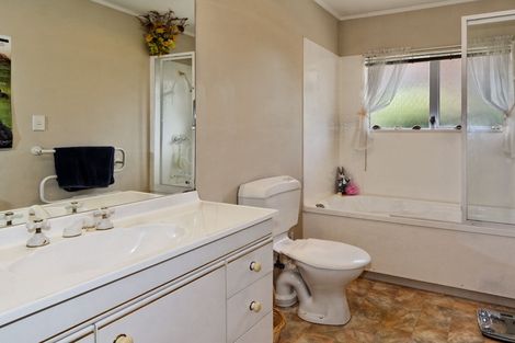 Photo of property in 4 Davern Lane, New Lynn, Auckland, 0600