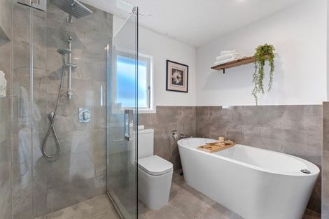 Photo of property in 57 Amberley Avenue, Te Atatu South, Auckland, 0610