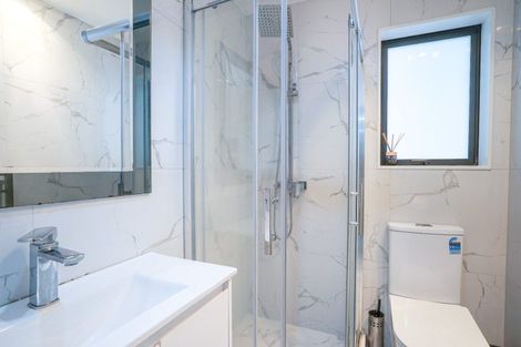 Photo of property in 425d Great South Road, Opaheke, Papakura, 2113