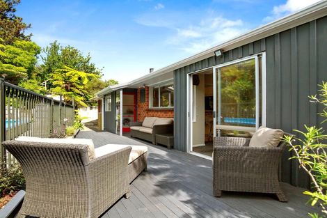 Photo of property in 23 Vista Crescent, Maoribank, Upper Hutt, 5018
