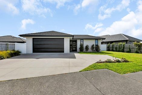 Photo of property in 1 Te Akau Place, One Tree Point, 0118