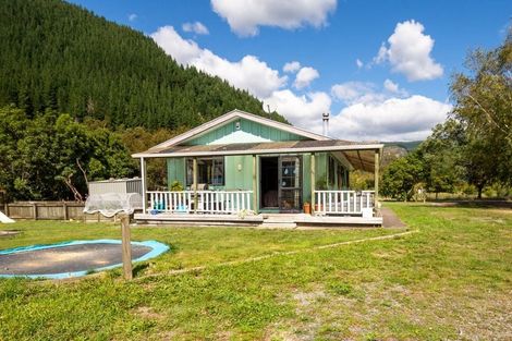 Photo of property in 137 Wakamarina Road, Canvastown, Havelock, 7178
