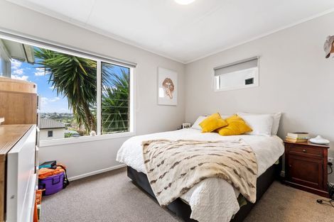 Photo of property in 75 Stanmore Bay Road, Stanmore Bay, Whangaparaoa, 0932