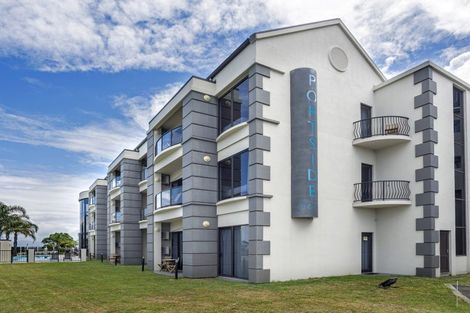 Photo of property in 211/2 Reads Quay, Gisborne, 4010